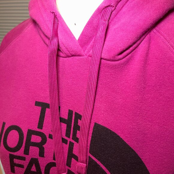 The North Face Pink Hoodie Womenโs Medium | Cozy Fleece Logo Sweatshirt - Picture 4 of 7